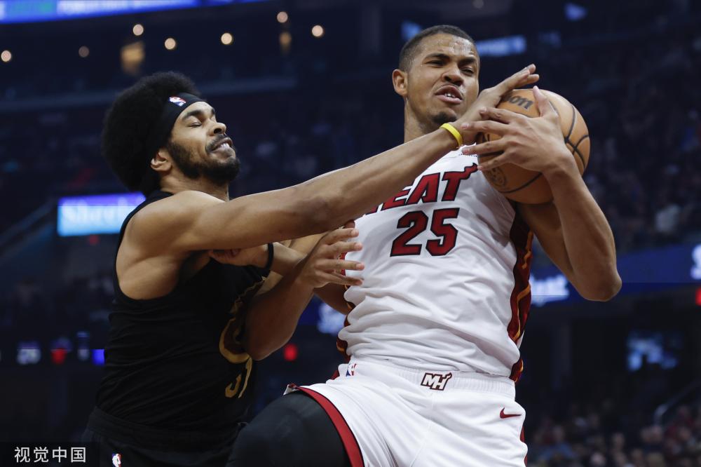 就在所有人 就在所有人