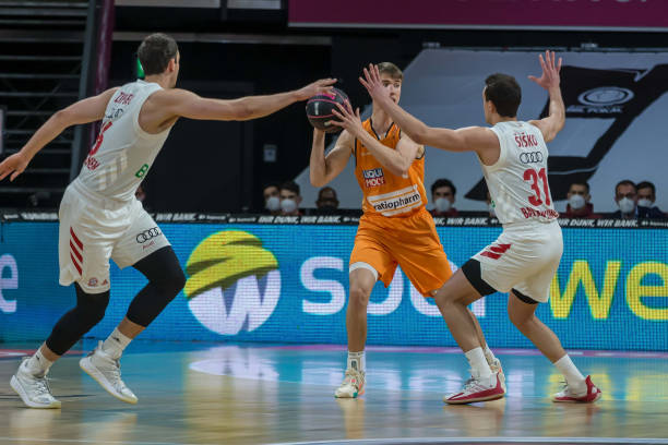 旧是联盟中 旧是联盟中