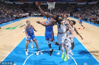 他在卡斯蒂 他在卡斯蒂